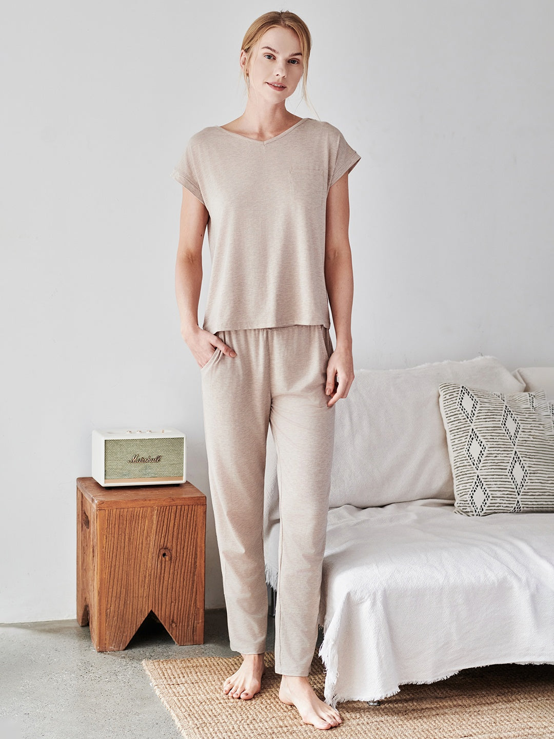 Warm Taupe #color_Warm Taupe