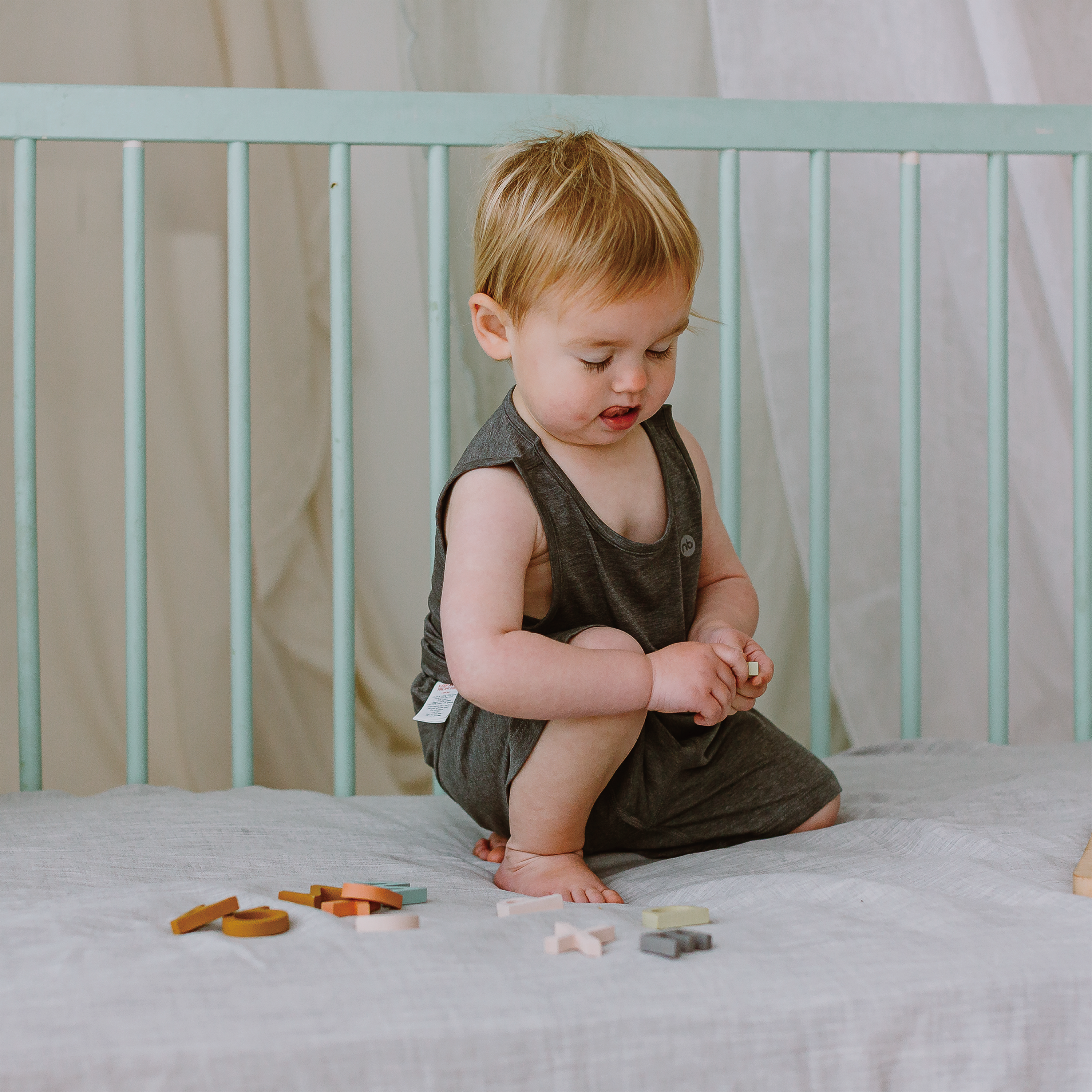 Charcoal #color_Charcoal