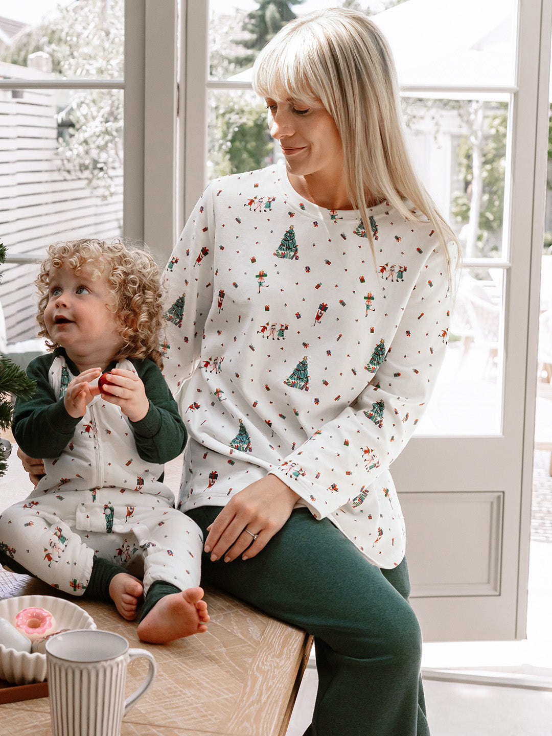 Santas Elves #color_Santas Elves