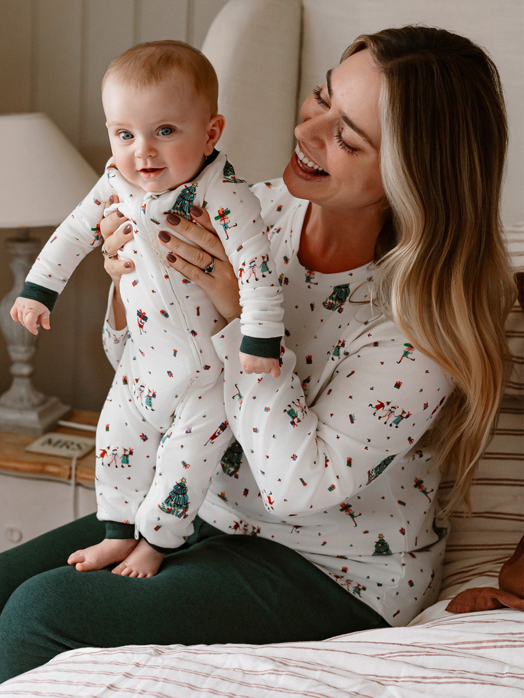 Santas Elves #color_Santas Elves