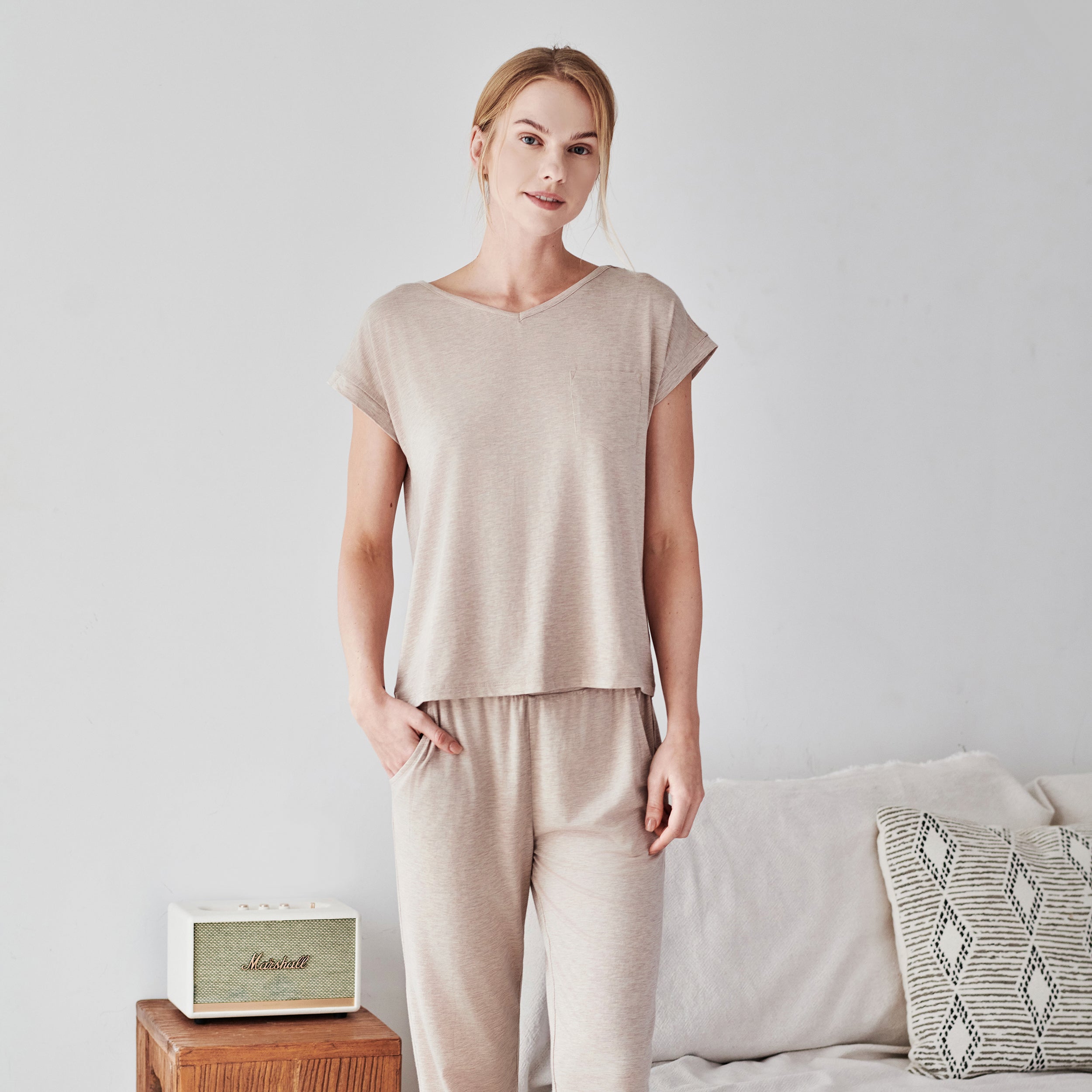 Warm Taupe #color_Warm Taupe