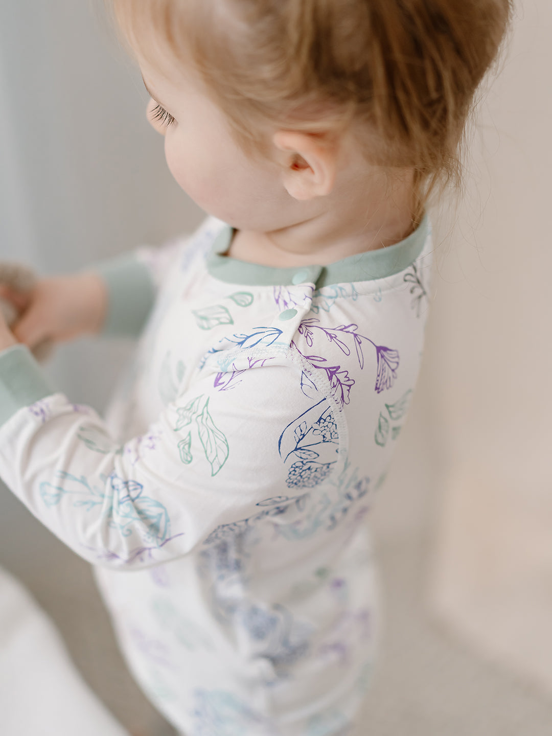 Breezy Blooms #color_Breezy Blooms