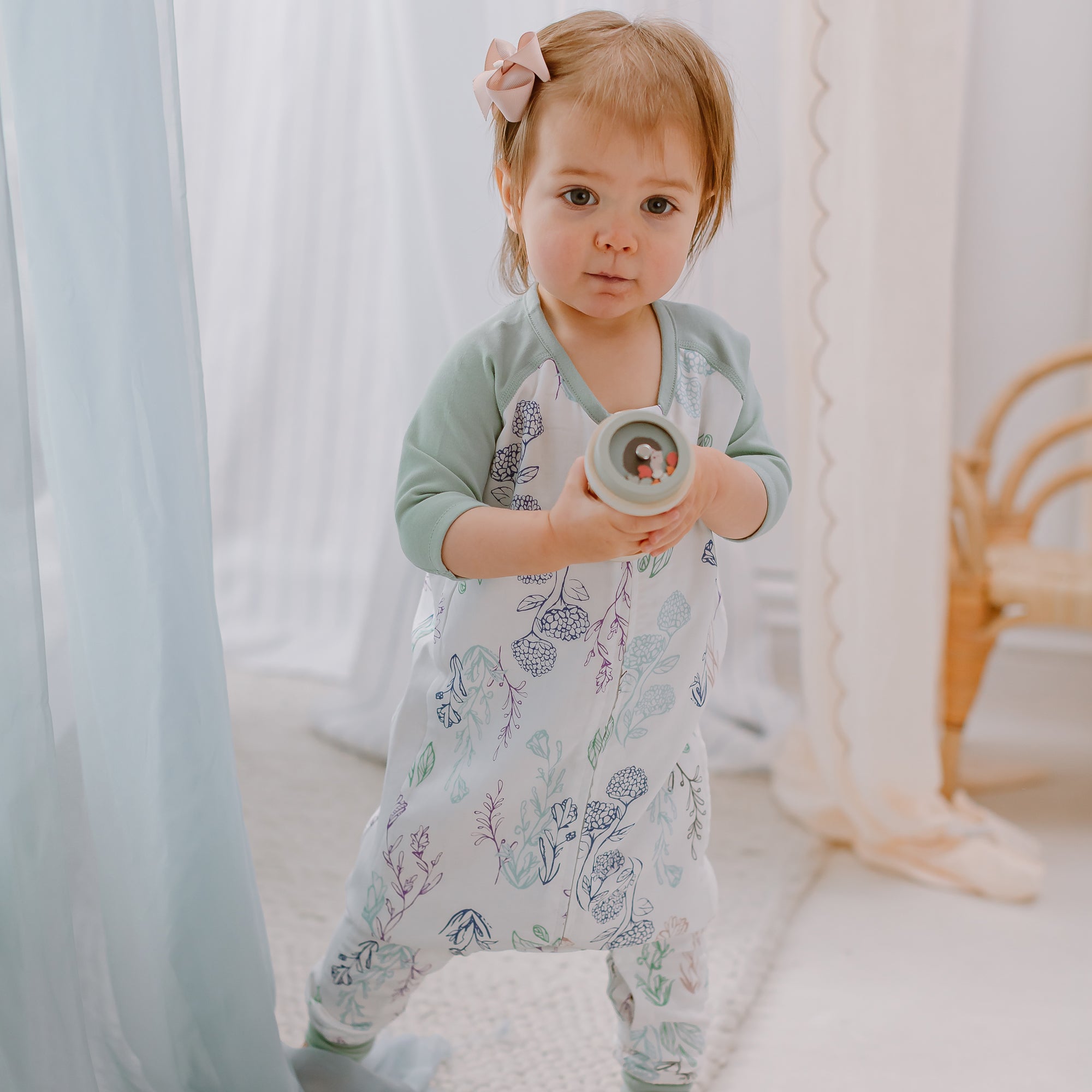 Breezy Blooms #color_Breezy Blooms