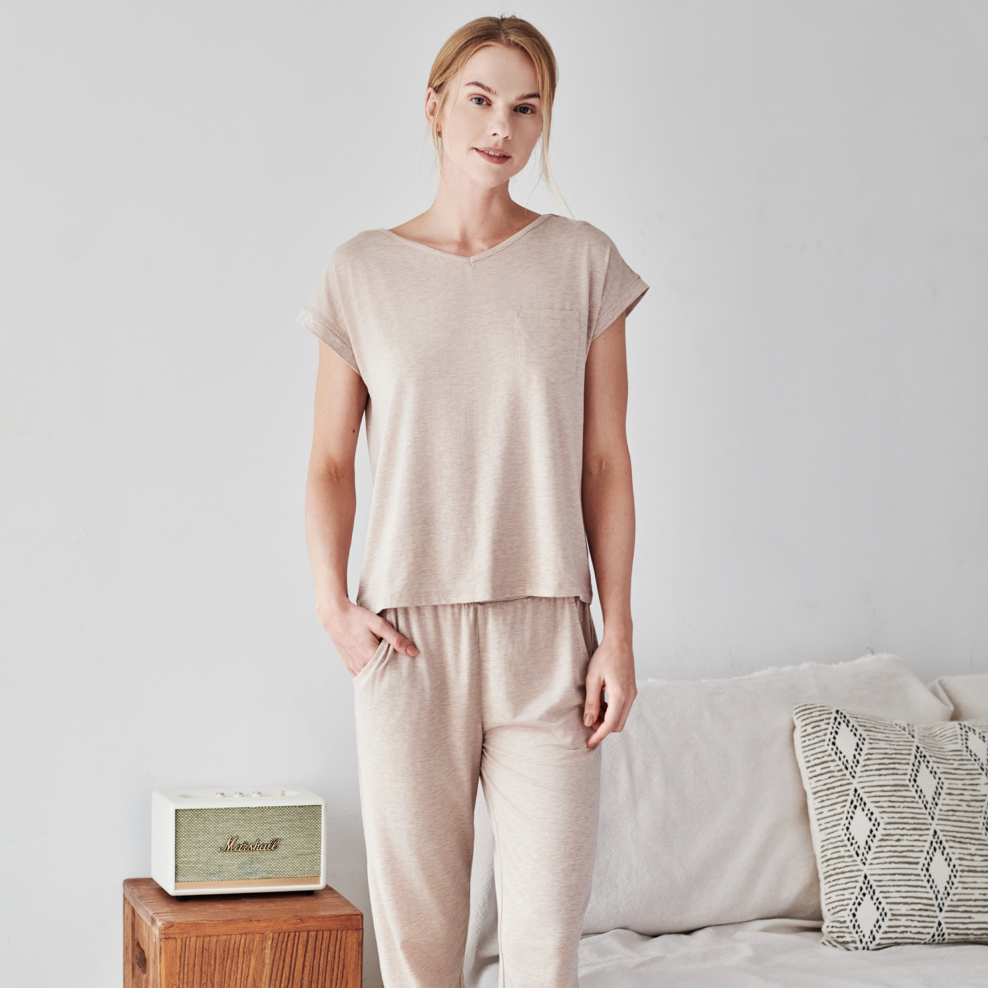 Warm Taupe #color_Warm Taupe