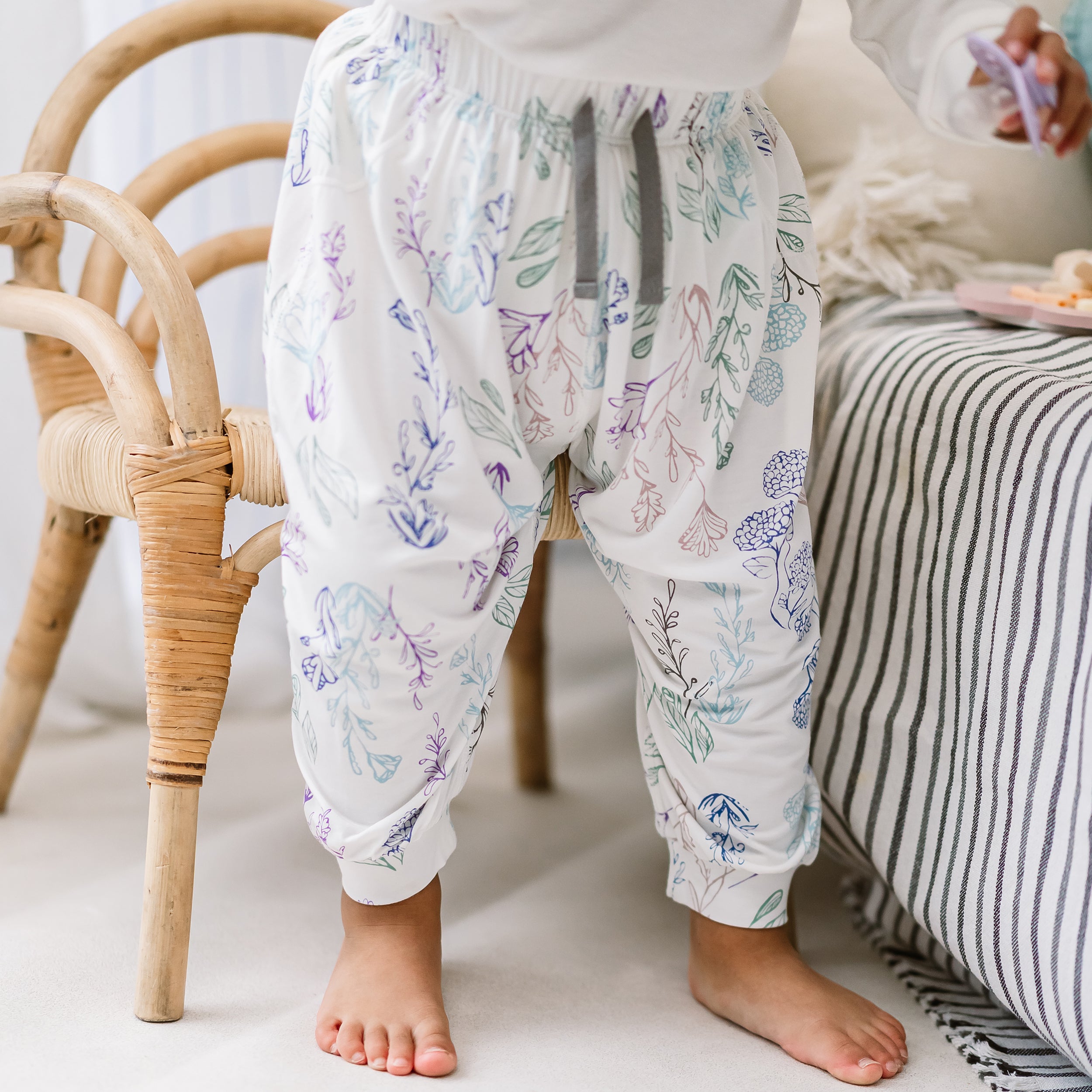 Breezy Blooms #color_Breezy Blooms